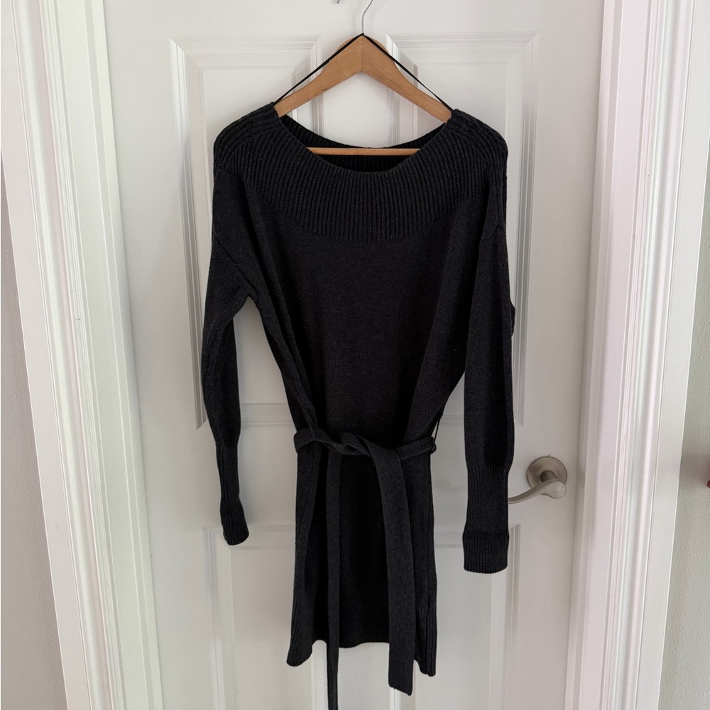 INTERMIX dark gray sweater off shoulder Dress size p / xs with belt
